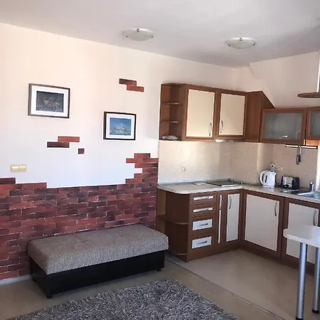 Dunav Apt.4 *